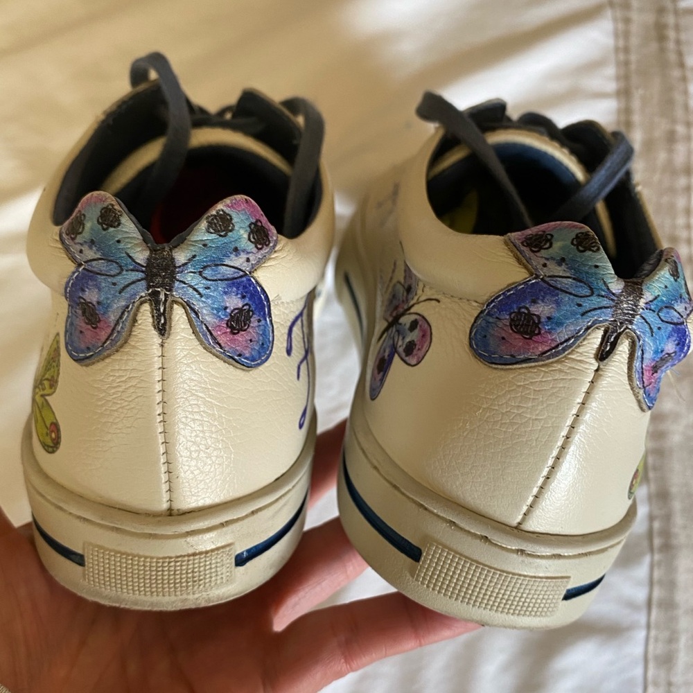 Brighton Leather Fly Me Sneaker with Whimsical Animated Butterfly Print Size 10 - Picture 11 of 16